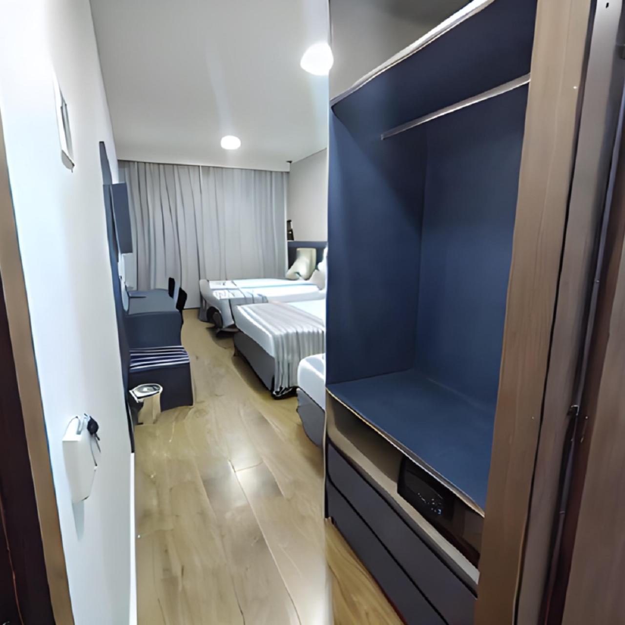 Deluxe Family Suite